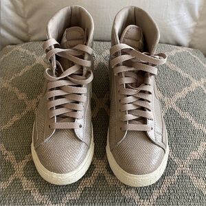 Nike Blazer Mid Vintage Sneakers Size 6H in Orewood